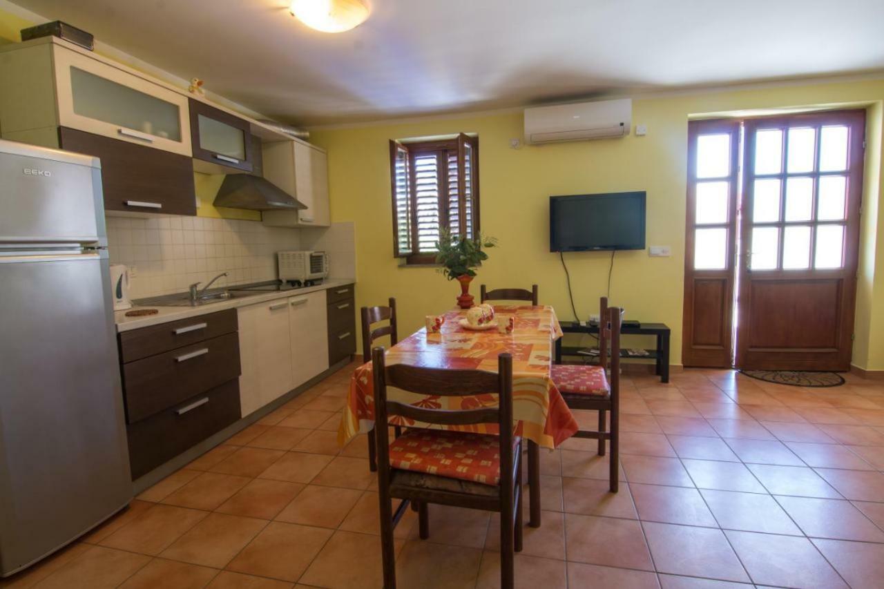 Apartments Villa Forida مالي لوشينغْ المظهر الخارجي الصورة